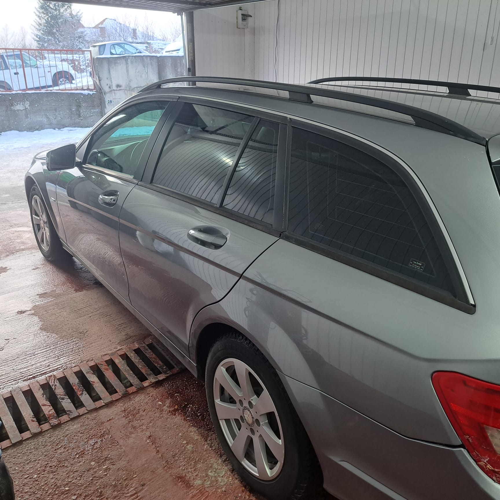 Mercedes-Benz C-Class 2