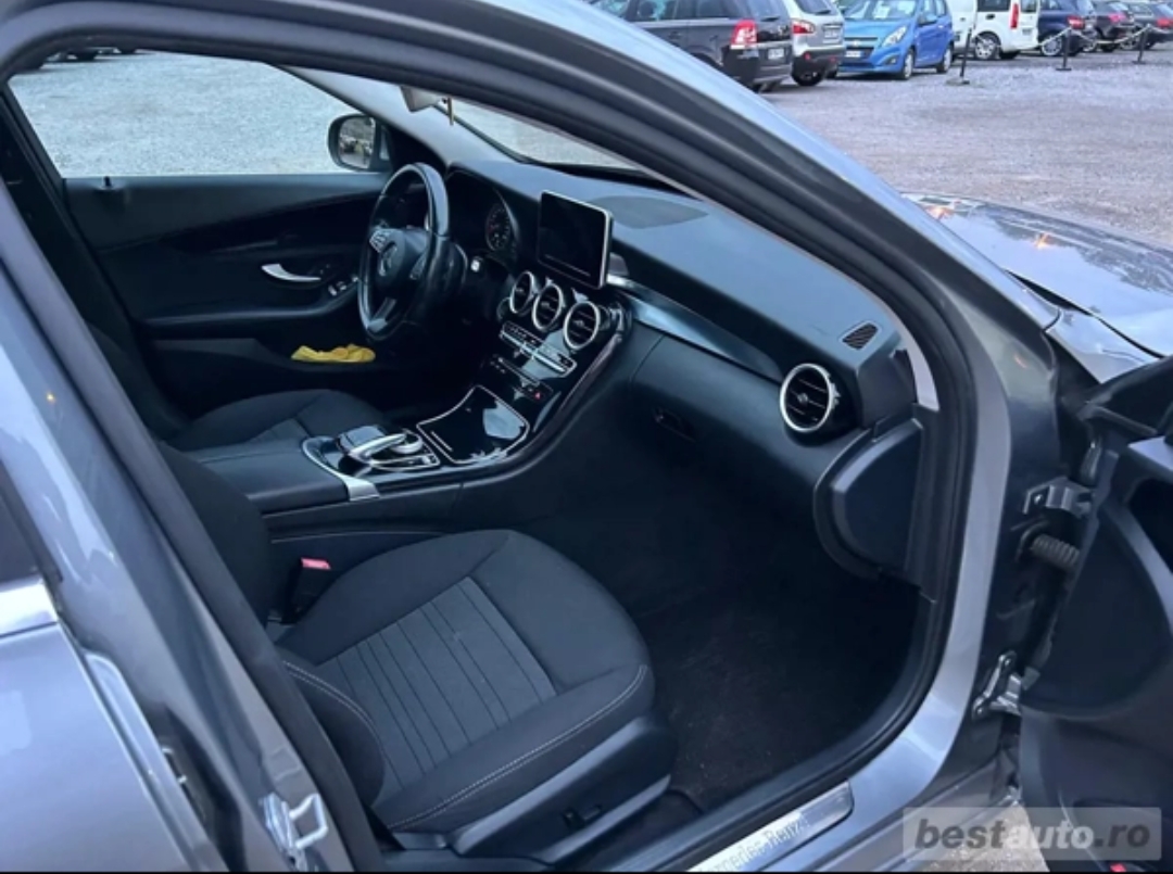 Mercedes-Benz C-Class Classe C (W-S205) C 180 d SW Auto Premium (85 kw) 10