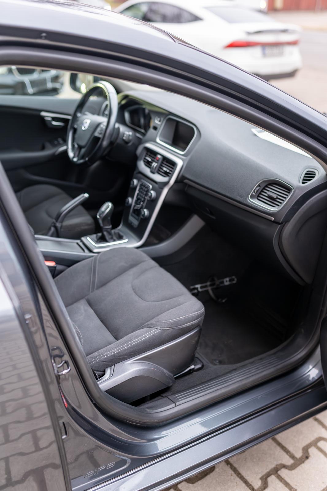 Volvo V40 7