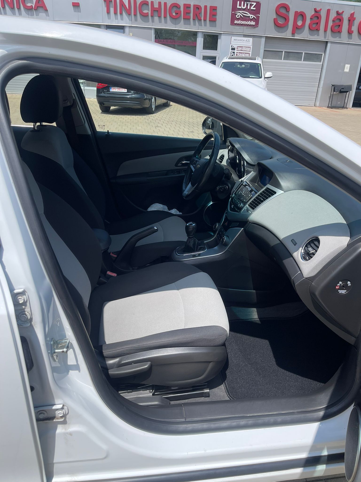 Chevrolet Cruze 12