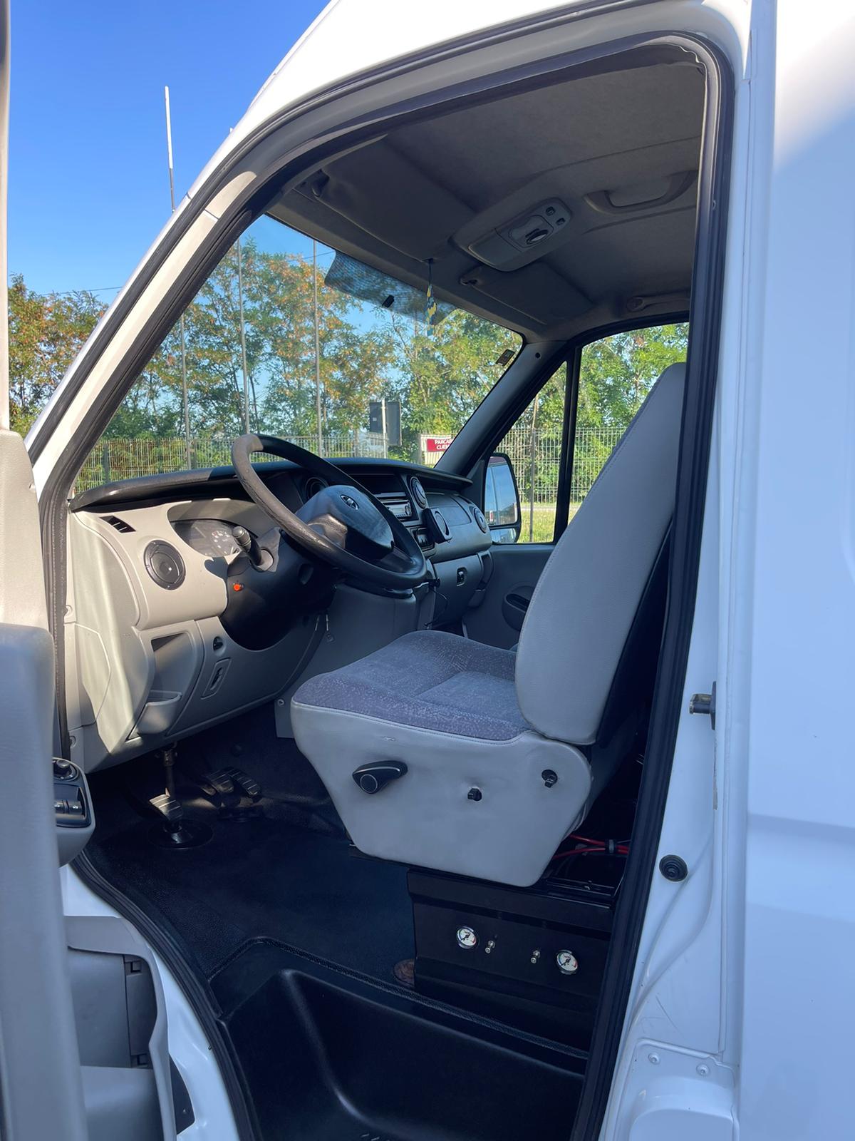 Nissan Interstar 10