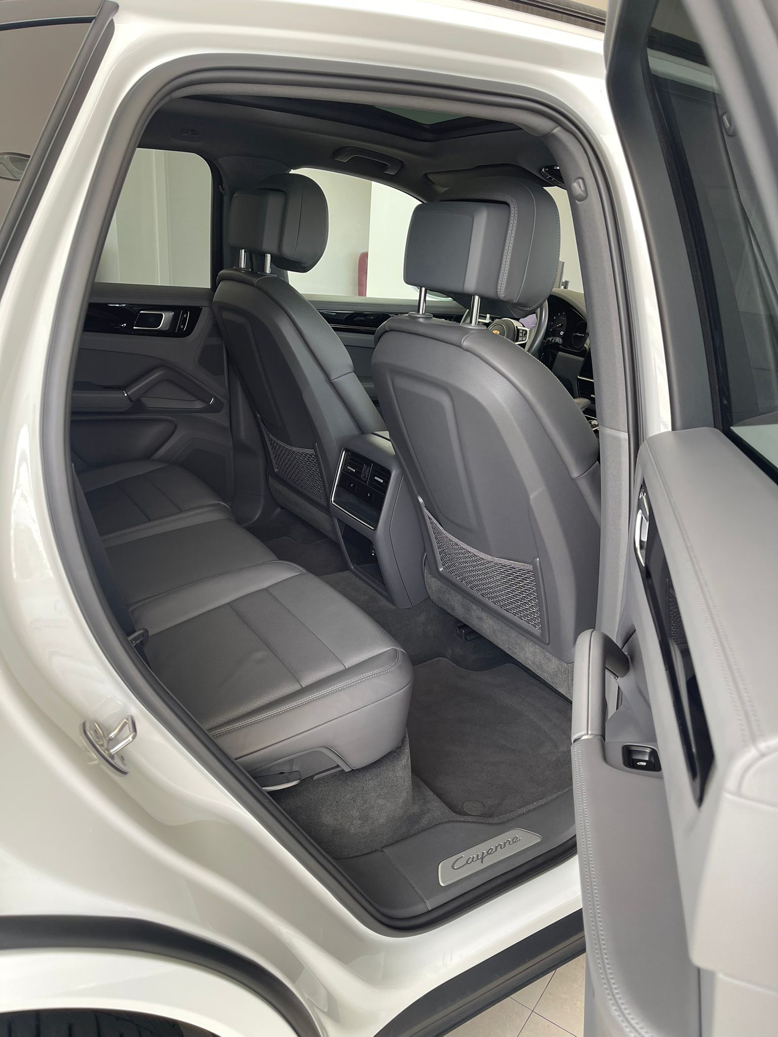 Porsche Cayenne 2