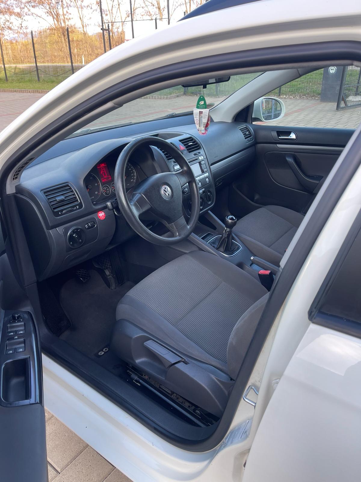 Volkswagen Golf 1.9 TDI BlueMotion 9