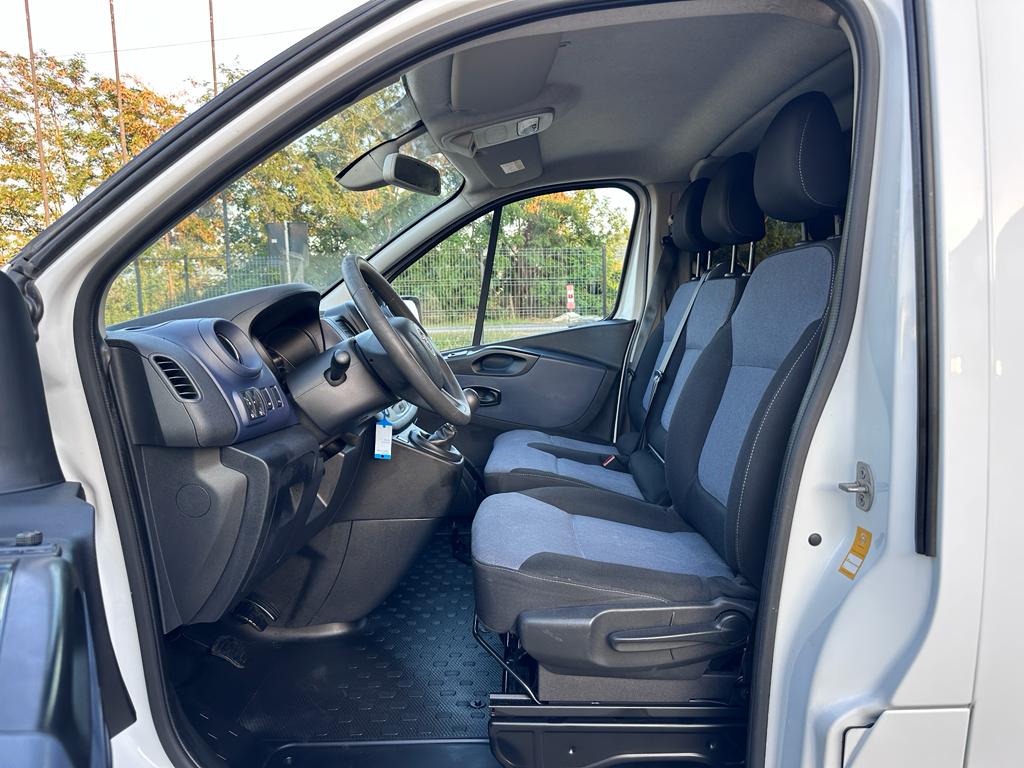 Opel Vivaro 8+1 7