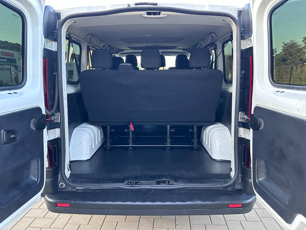 Opel Vivaro 8+1 10