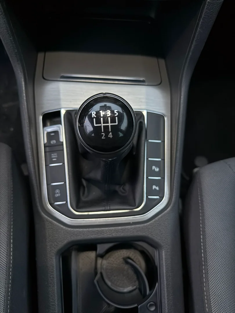 Volkswagen GOLF SPORT 11