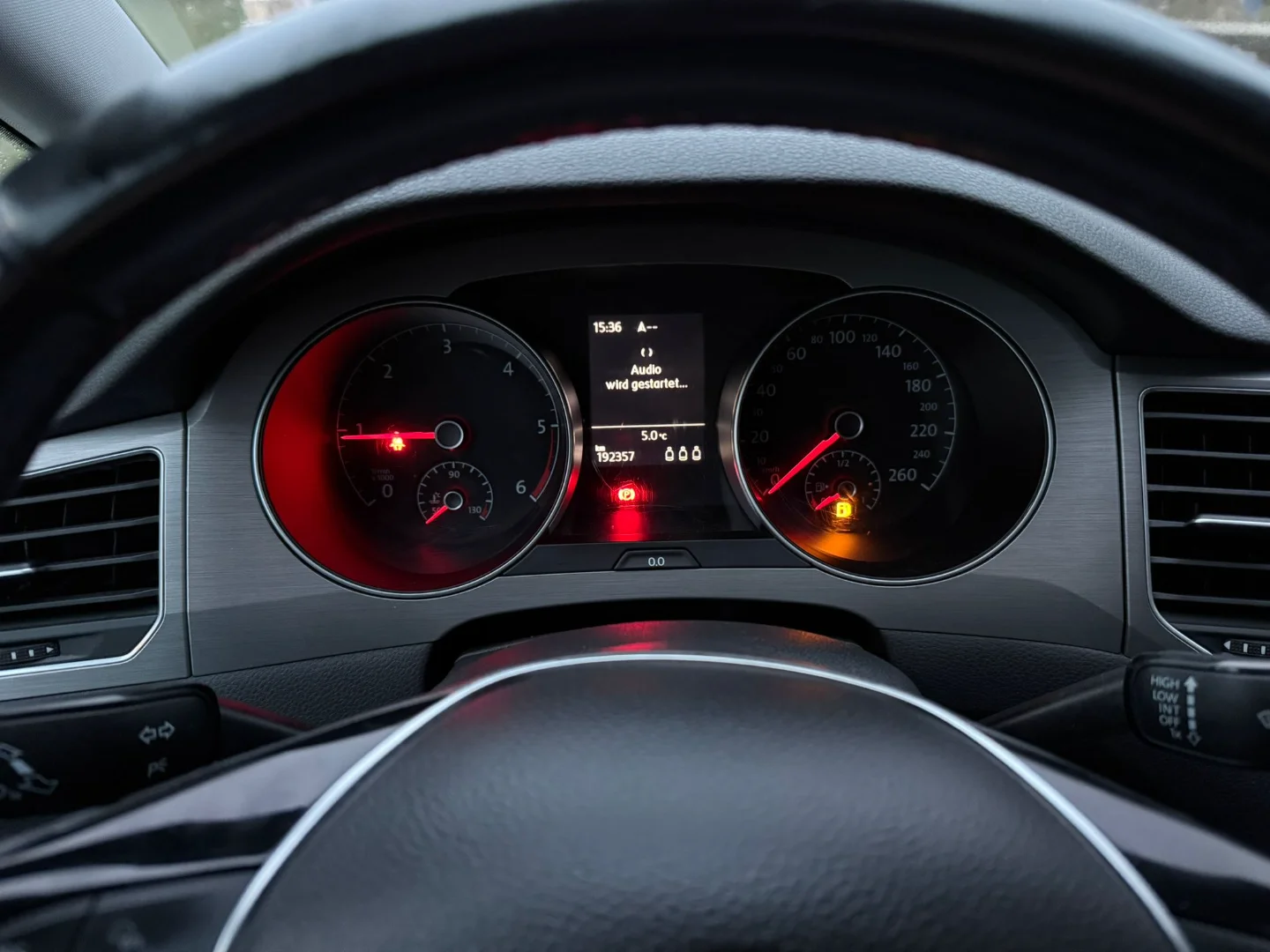 Volkswagen GOLF SPORT 12