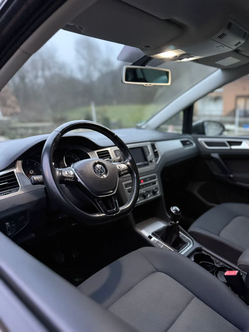 Volkswagen GOLF SPORT 16