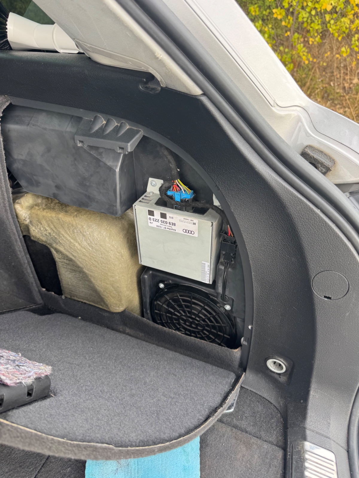 Audi A4 Faruri xenon, dublu climatronic, sistem audi cu subwoofer din fabrica, 4 geamuri electrice,  8