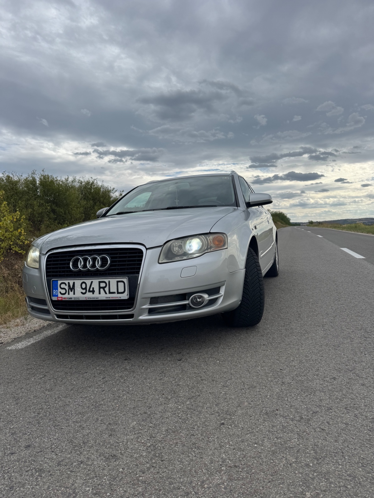 Audi A4 Faruri xenon, dublu climatronic, sistem audi cu subwoofer din fabrica, 4 geamuri electrice,  2